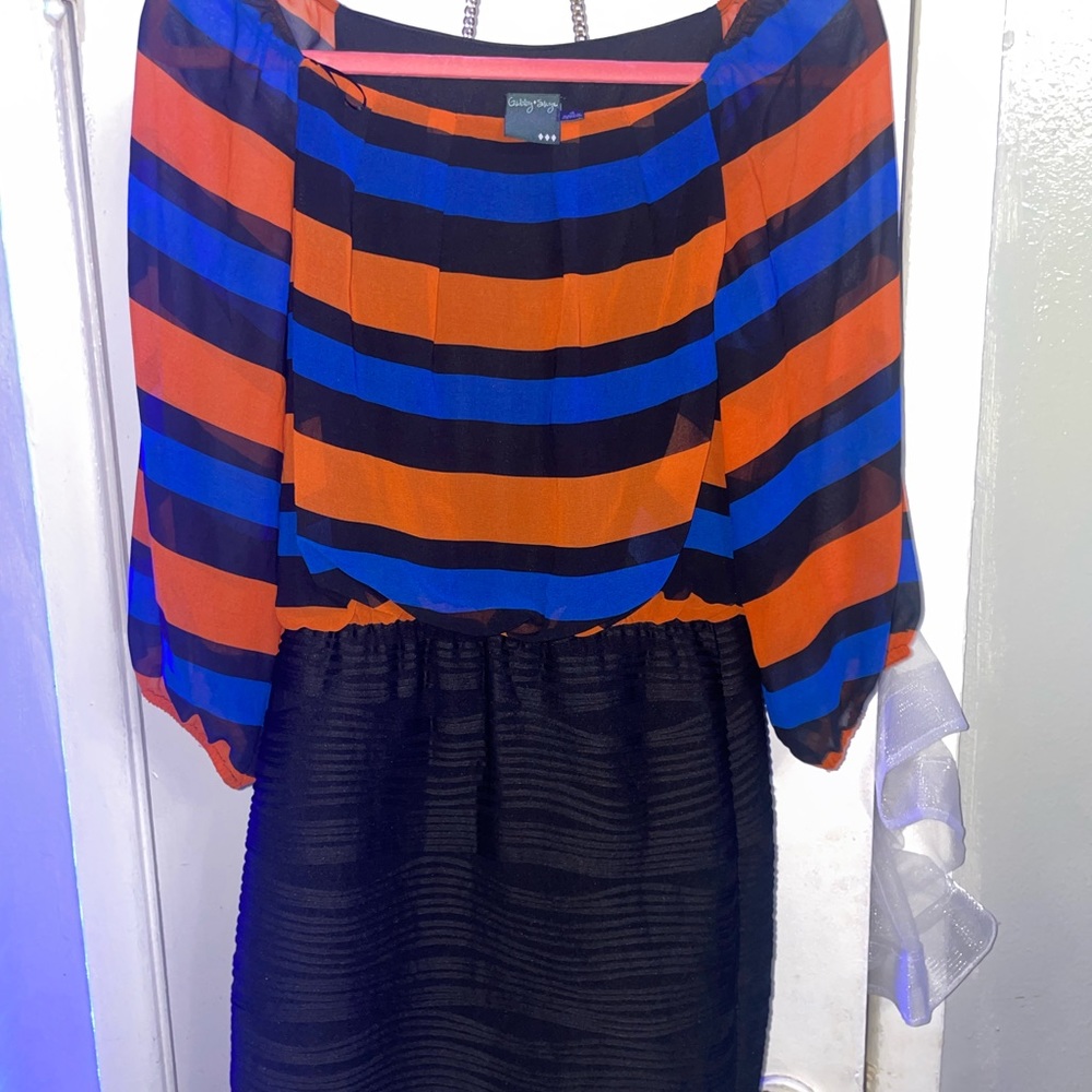Dresses - Picture 7 of 9